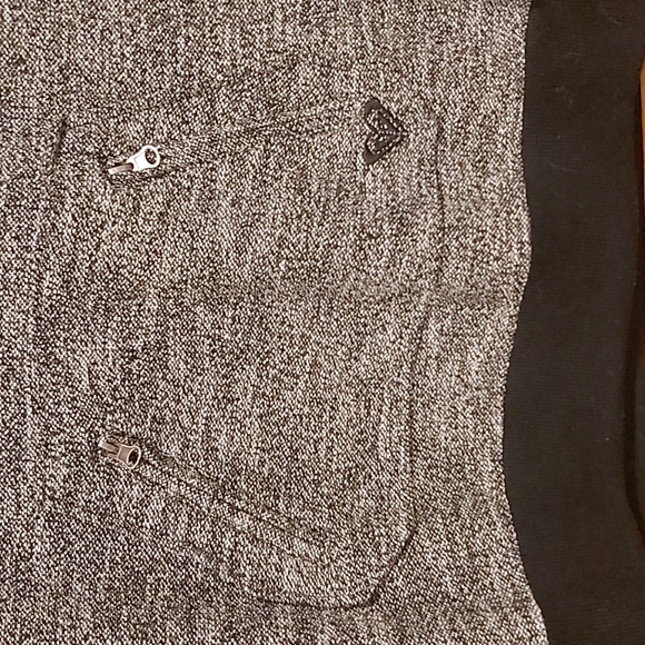 Nice sweater - Picture 2 of 4